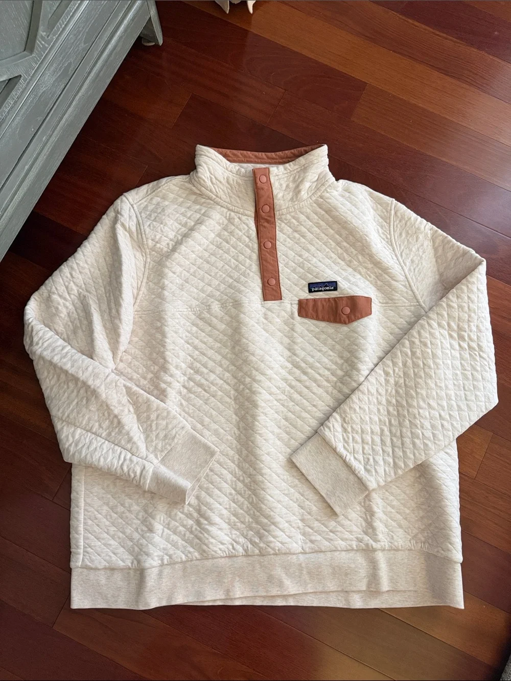 Patagonia Cream Quilted Zip-Style Pullover with Brown Trim - Picture 1 of 7